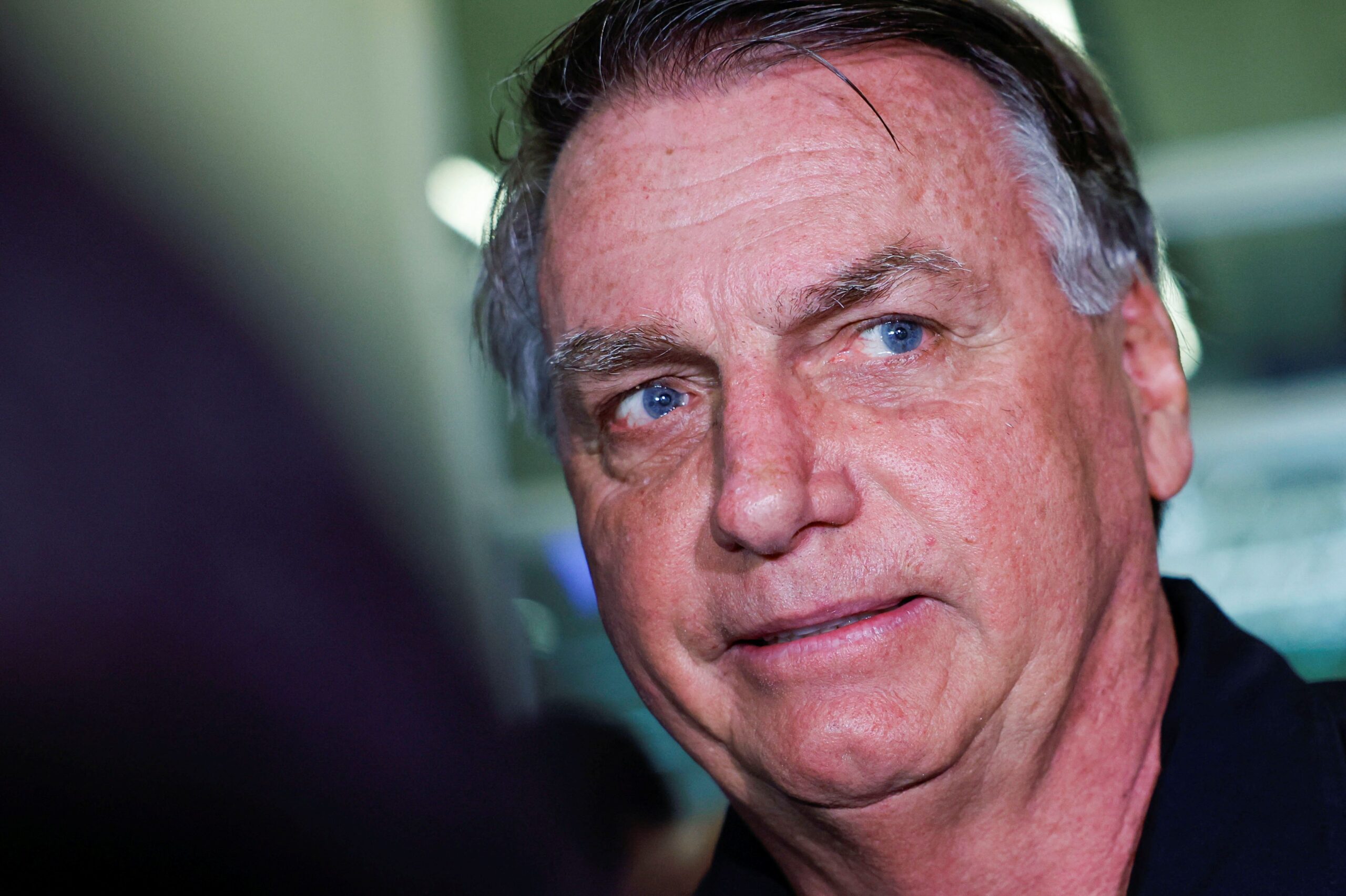 Brasil se une em oração e acolhimento, diz Bolsonaro sobre novo papa
