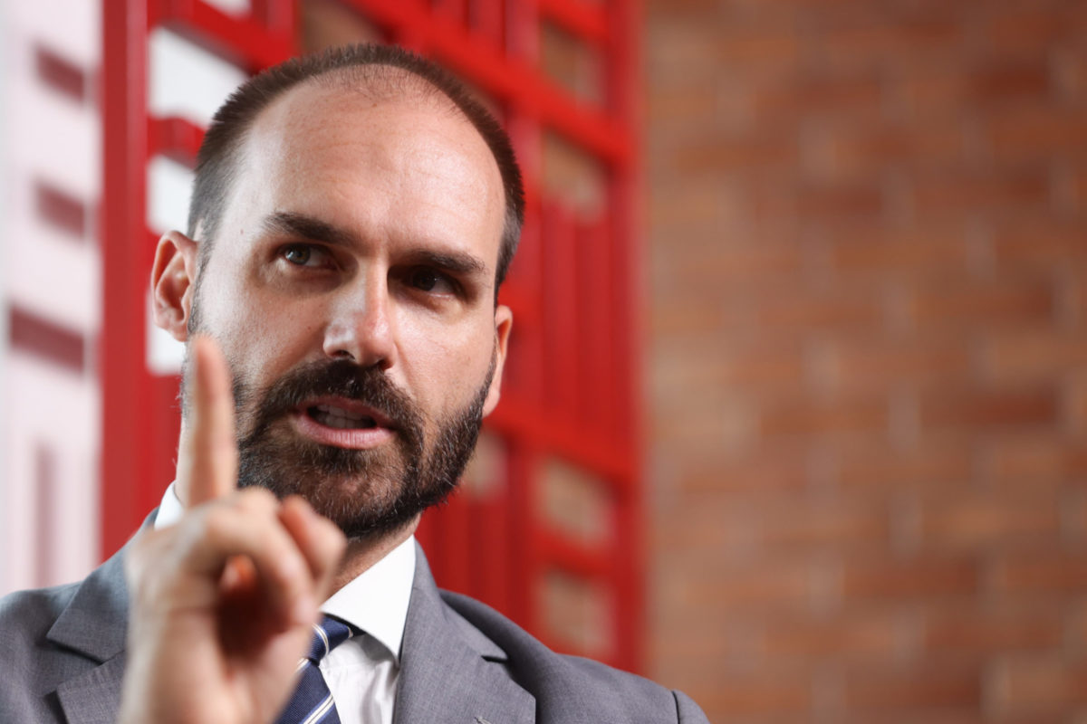O encontro de Eduardo Bolsonaro com caciques do Centrão em NY