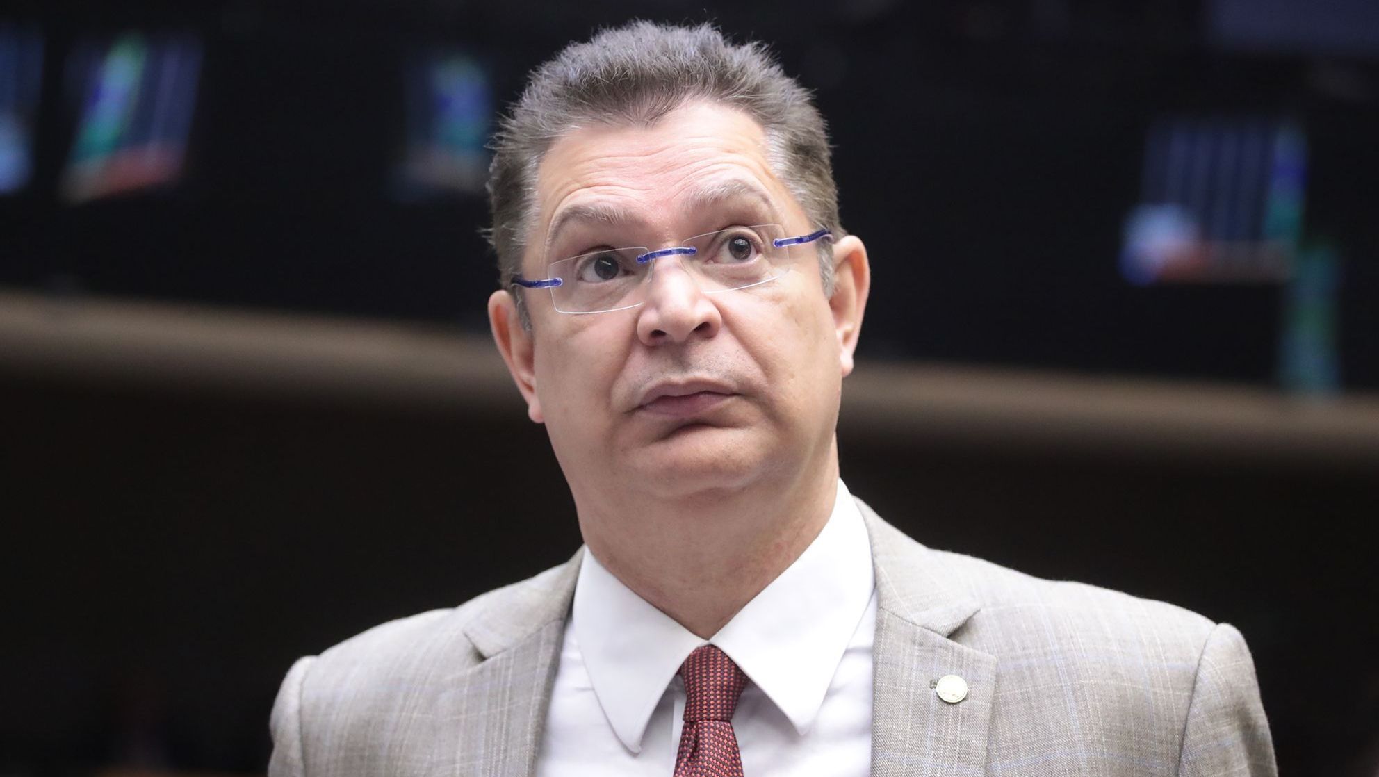 Líder do PL responde a Dino sobre emendas e alega imunidade parlamentar