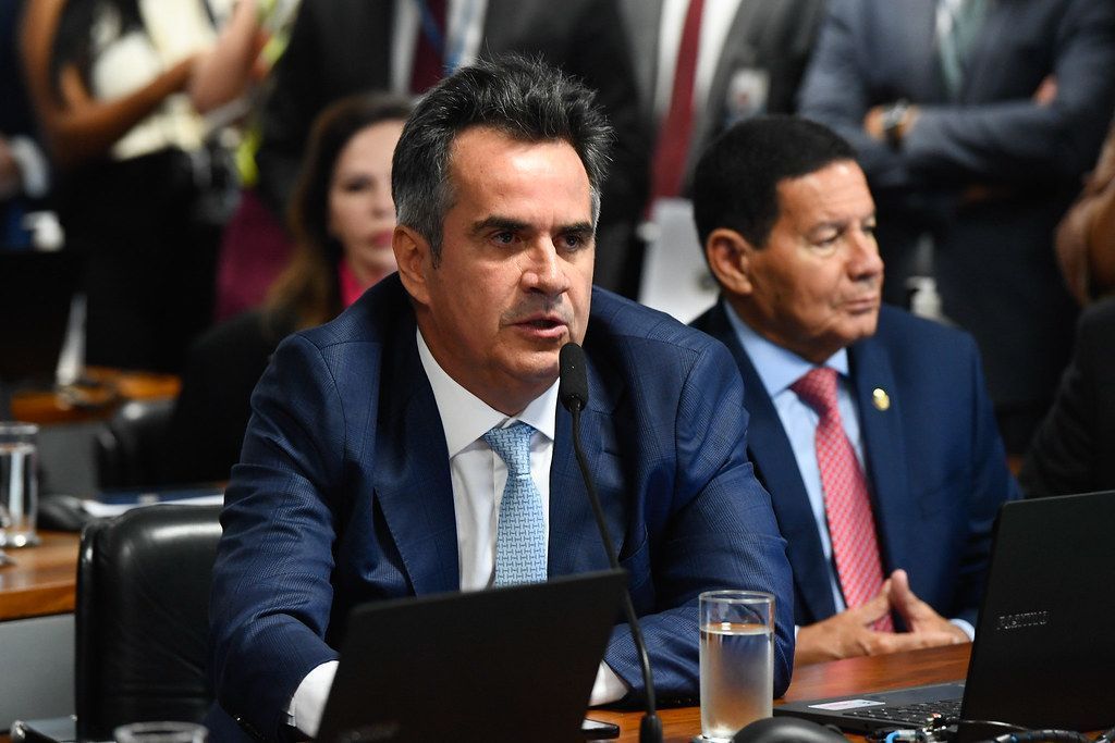 Ciro Nogueira anuncia projeto para proibir descontos em aposentadorias