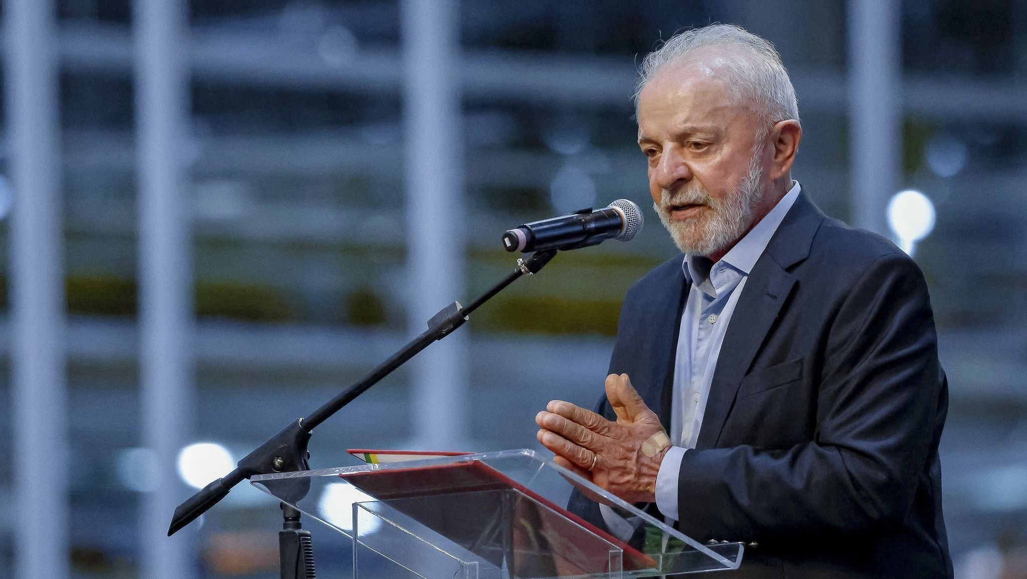 Lula evita ato, grava vídeo e adverte que sindicalistas devem se atualizar