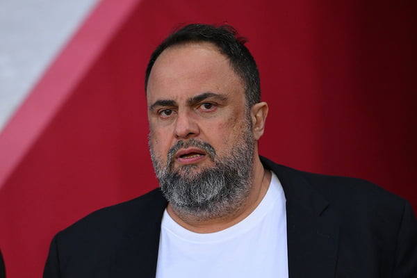 Dono de clube inglês renunciará por vaga na Champions. Entenda