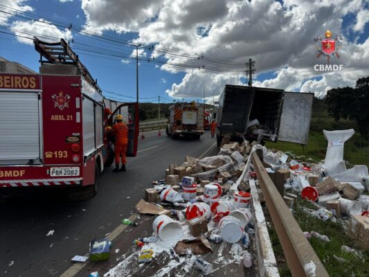 Acidente entre caminhão e moto resulta em morte