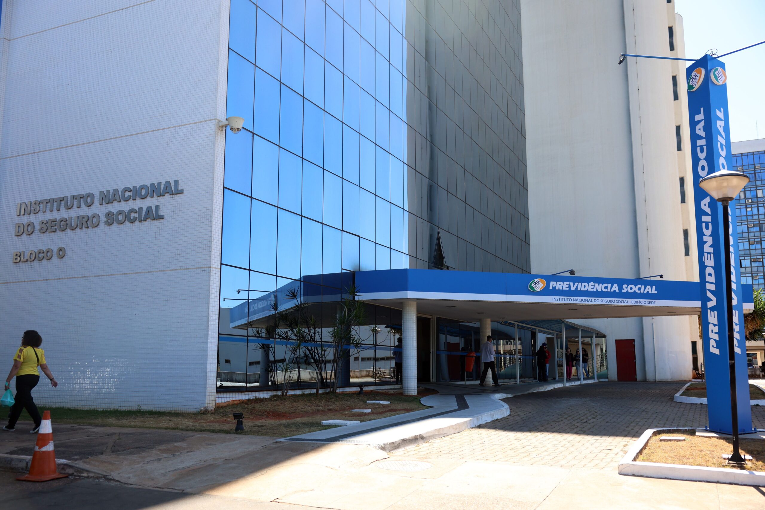 INSS: “Faxineira“ investigada trabalhava em prefeitura e recebeu R$ 353 mil