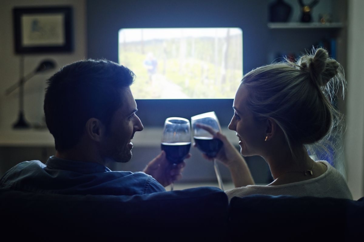 Dez séries com muitas cenas de sexo para esquentar o clima a dois