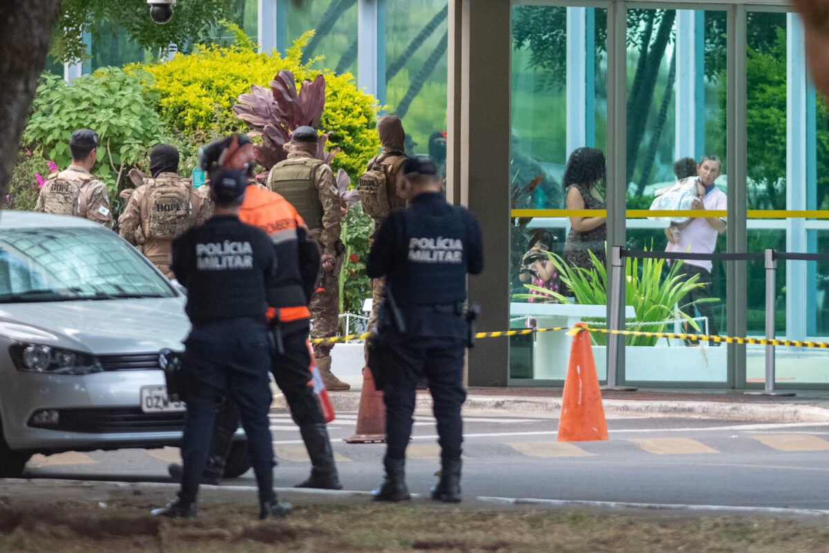 Ministro revela qual era a intenção de homem preso com bomba em Brasília