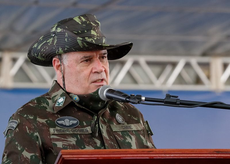Ex-comandante do Exército nega ter ameaçado prender Bolsonaro em reunião