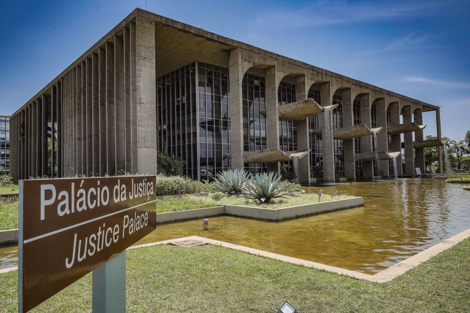 Entenda por que governo brasileiro não classifica PCC como terrorista