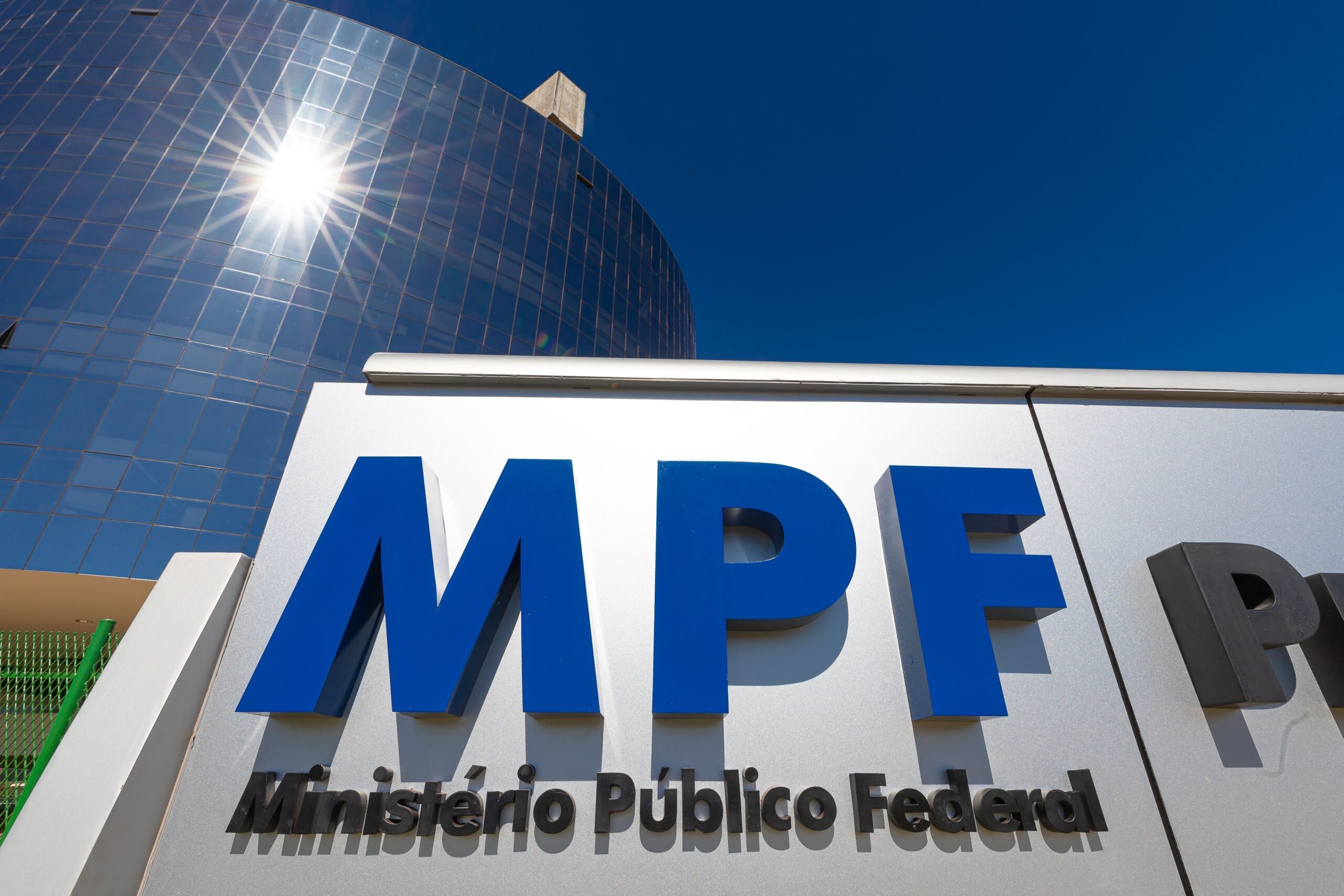 MPF reconhece “penduricalhos” a procuradores após veto do CNJ a tribunais
