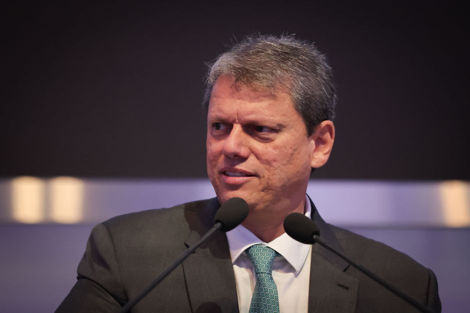 Real Time Big Data: Tarcísio lidera cenários de 1º turno para governo de SP