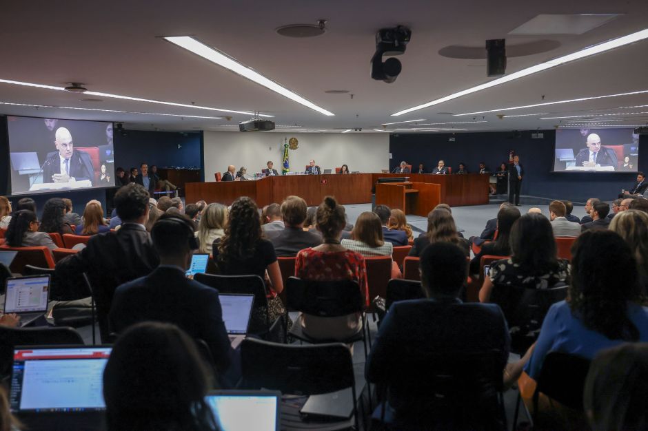 STF julga agora denúncia contra mais sete por plano de golpe; assista