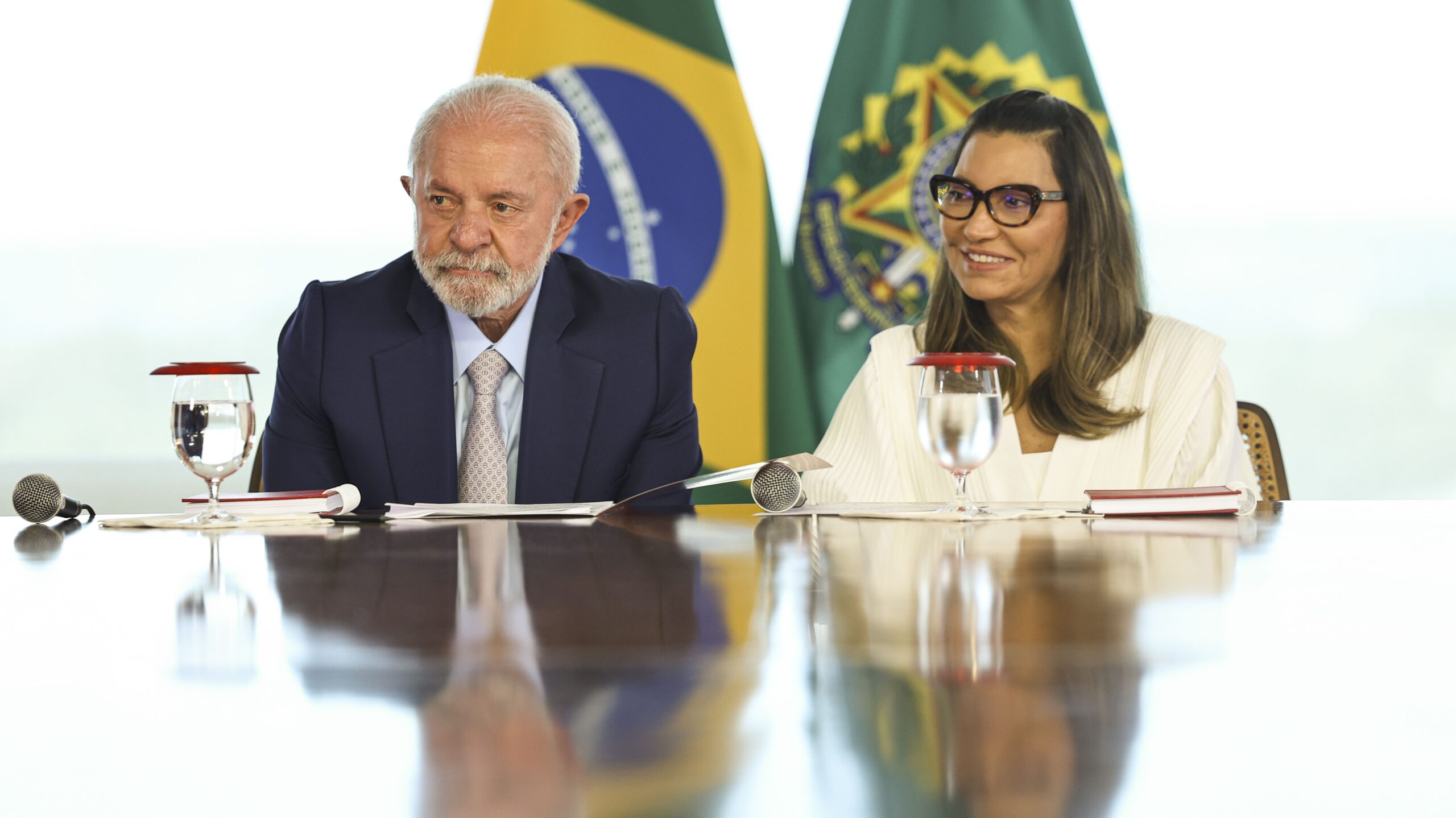 Oposição critica falas de Lula e Janja sobre TikTok em reunião com Xi