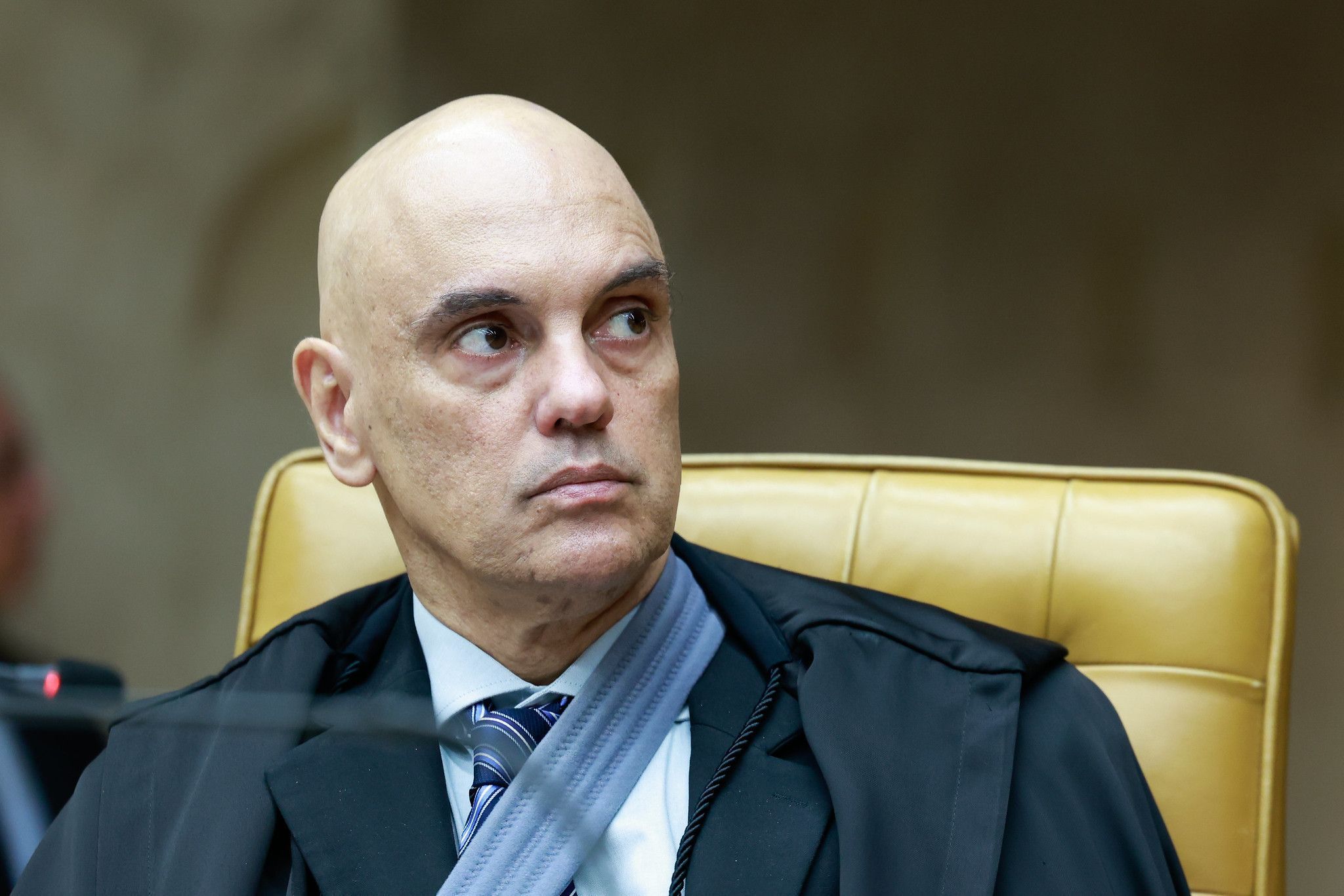 Moraes confronta ex-comandante do Exército por contradições em depoimento