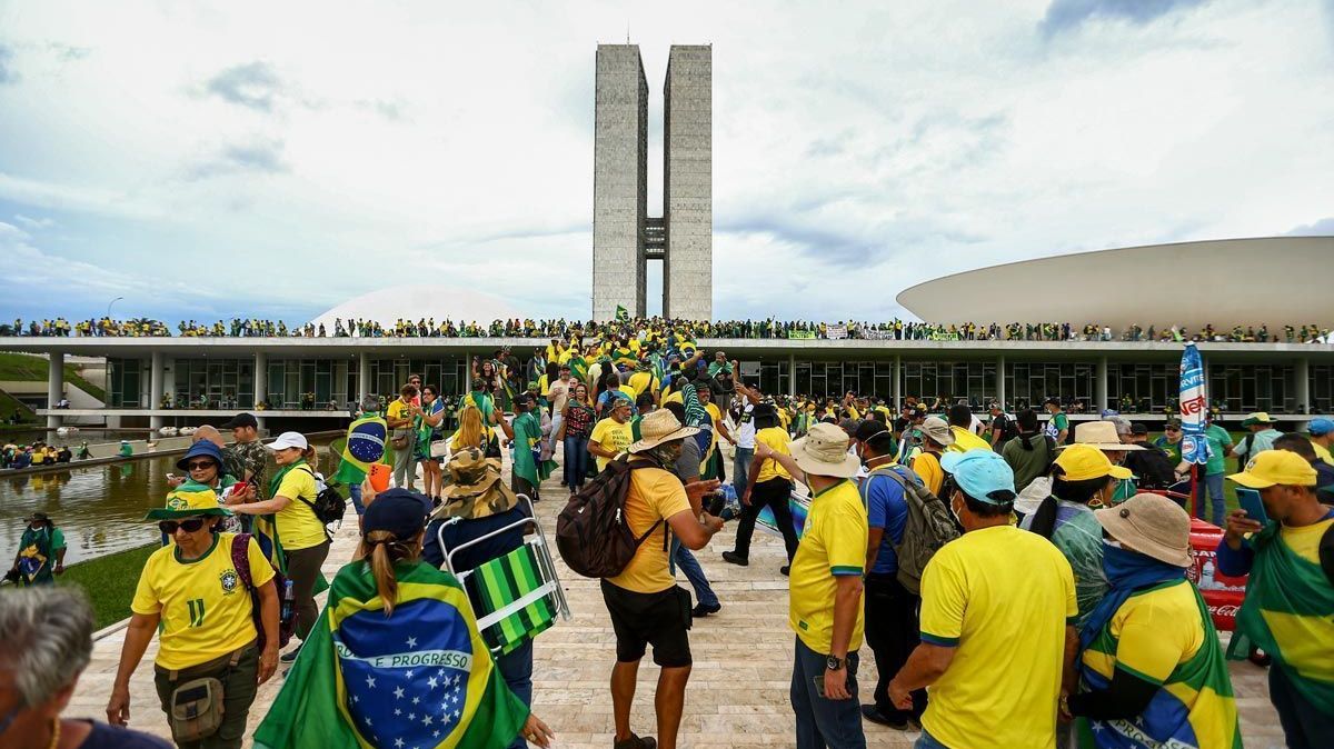 Com Hugo e Alcolumbre no exterior, oposição se mobiliza por CPMI e anistia