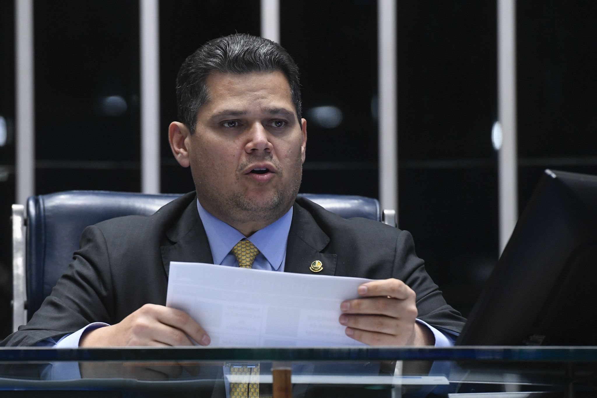 Alcolumbre avaliará pautar PEC do fim da reeleição na próxima semana