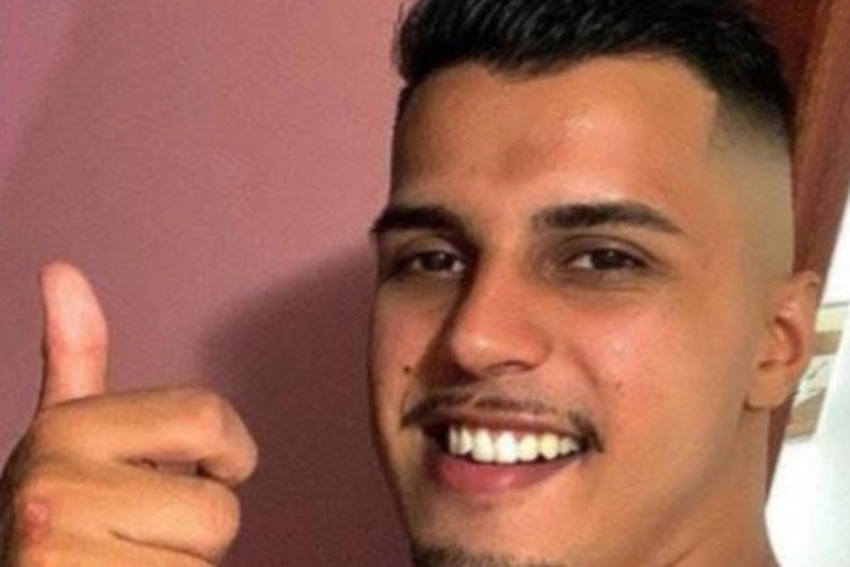 Corpo de jovem desaparecido é encontrado ao lado de moto no interior