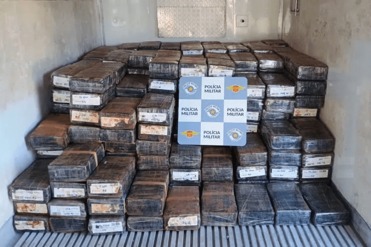 PM de SP apreende 4,20 toneladas de maconha que iria de caminhão a MG