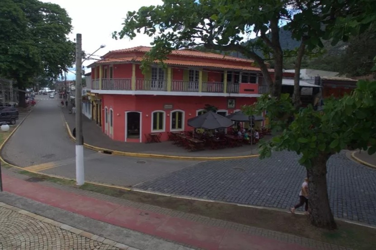 Homens que mataram barman espancado após “flerte” são condenados