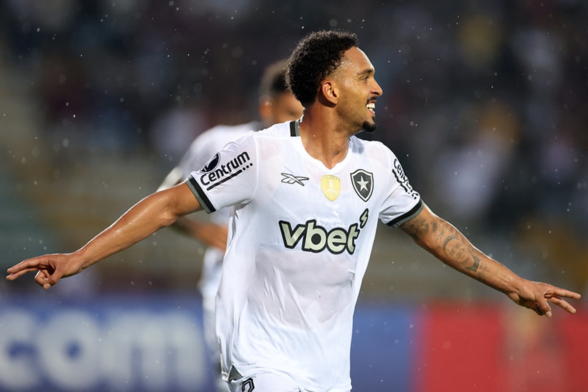 Botafogo marca no fim e vence Carabobo na Libertadores. Veja os gols