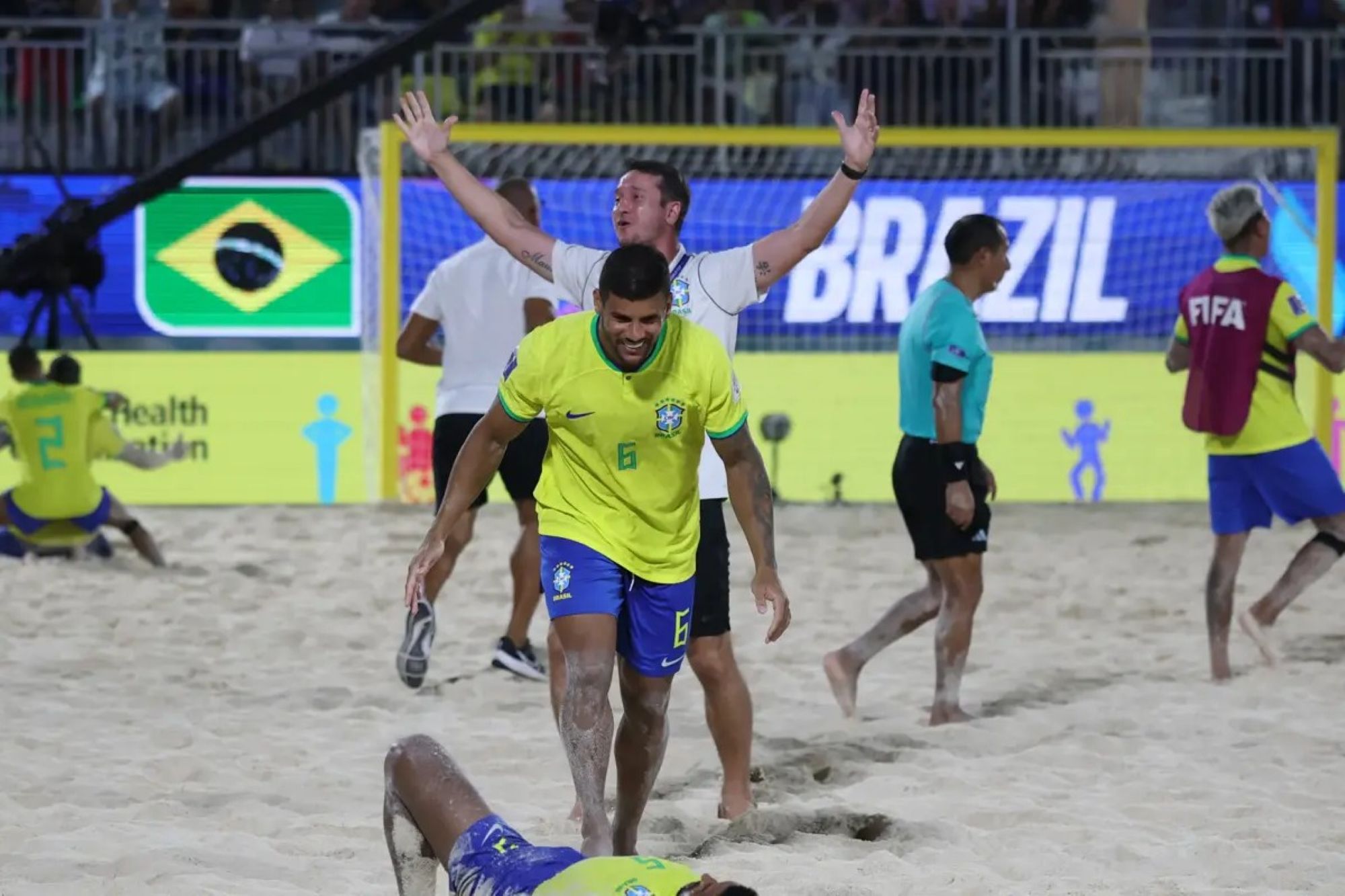 Brasil vence e vai à final da Copa do Mundo de futebol de areia