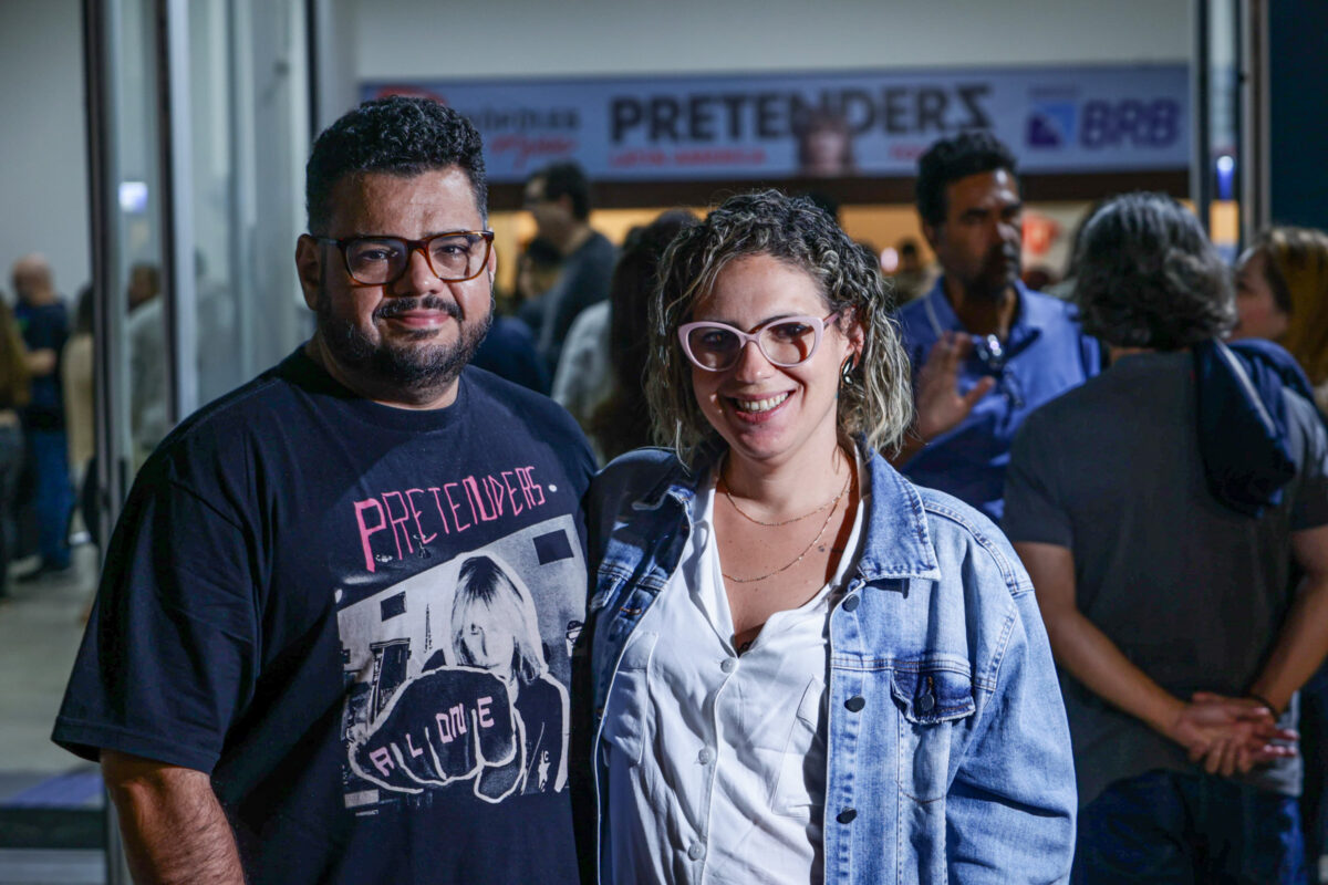 Fãs começam a chegar para show eletrizante do Pretenders em Brasília