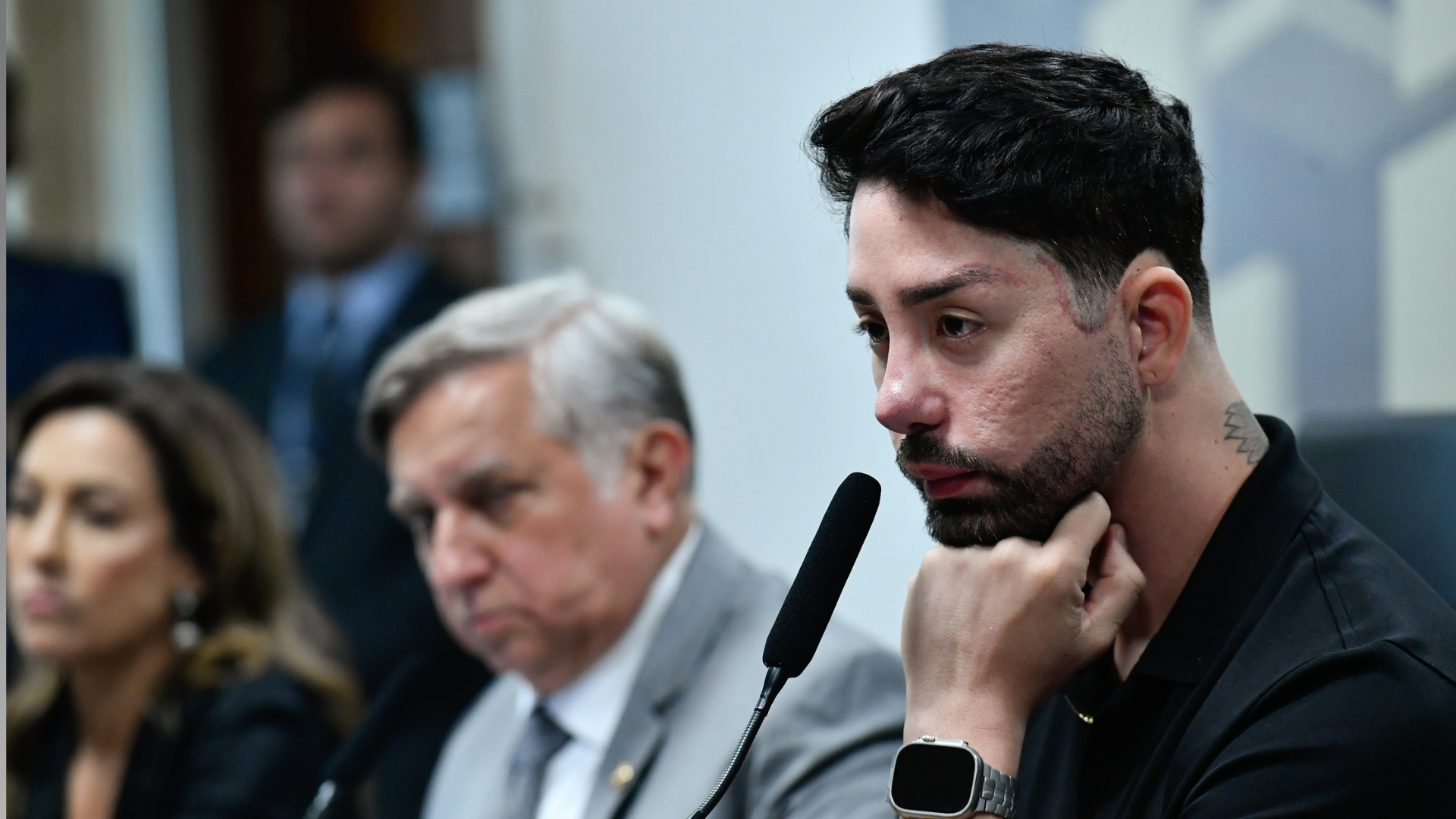 Rico Melquíades reclama de tratamento em CPI: “Diferente da Virgínia”