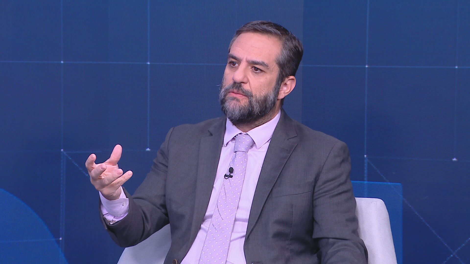 Lula está menos ativo na gestão do seu próprio mandato, analisa professor