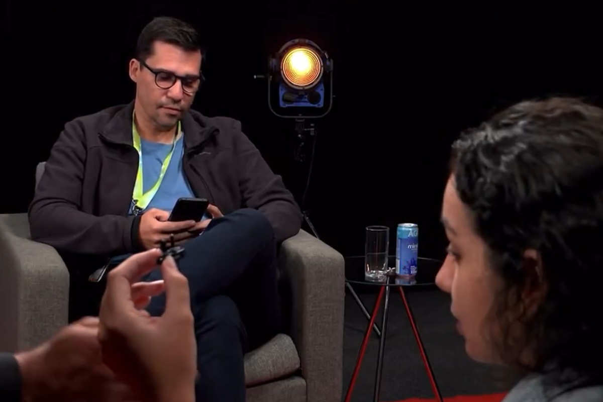 Bug? Cena aleatória é transmitida no meio de capítulo de Vale Tudo; veja