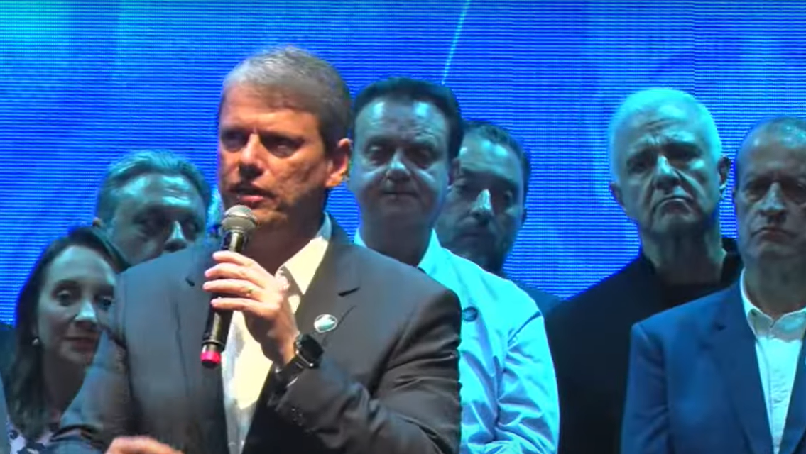 Ao lado de líderes da direita, Tarcísio cita grupo “unido“ para 2026