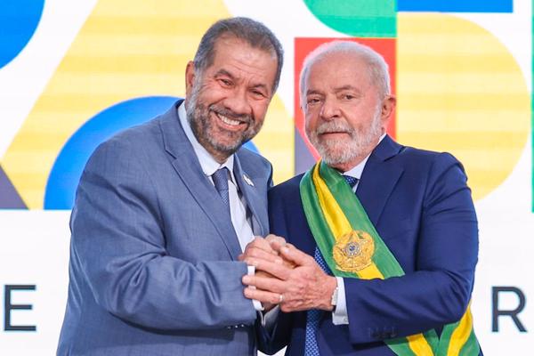 INSS: aliados dizem que Lupi vai pedir para deixar governo