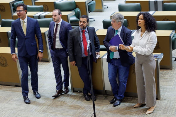 Salário mínimo em SP sobe 10% e pode ser trunfo de Tarcísio em 2026