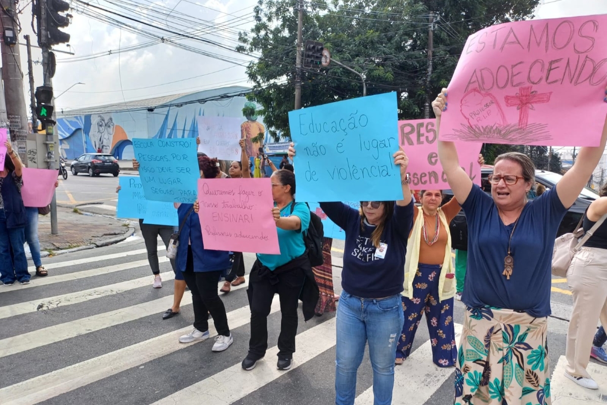 Professoras protestam por segurança em SP: “Agredidas todos os dias”