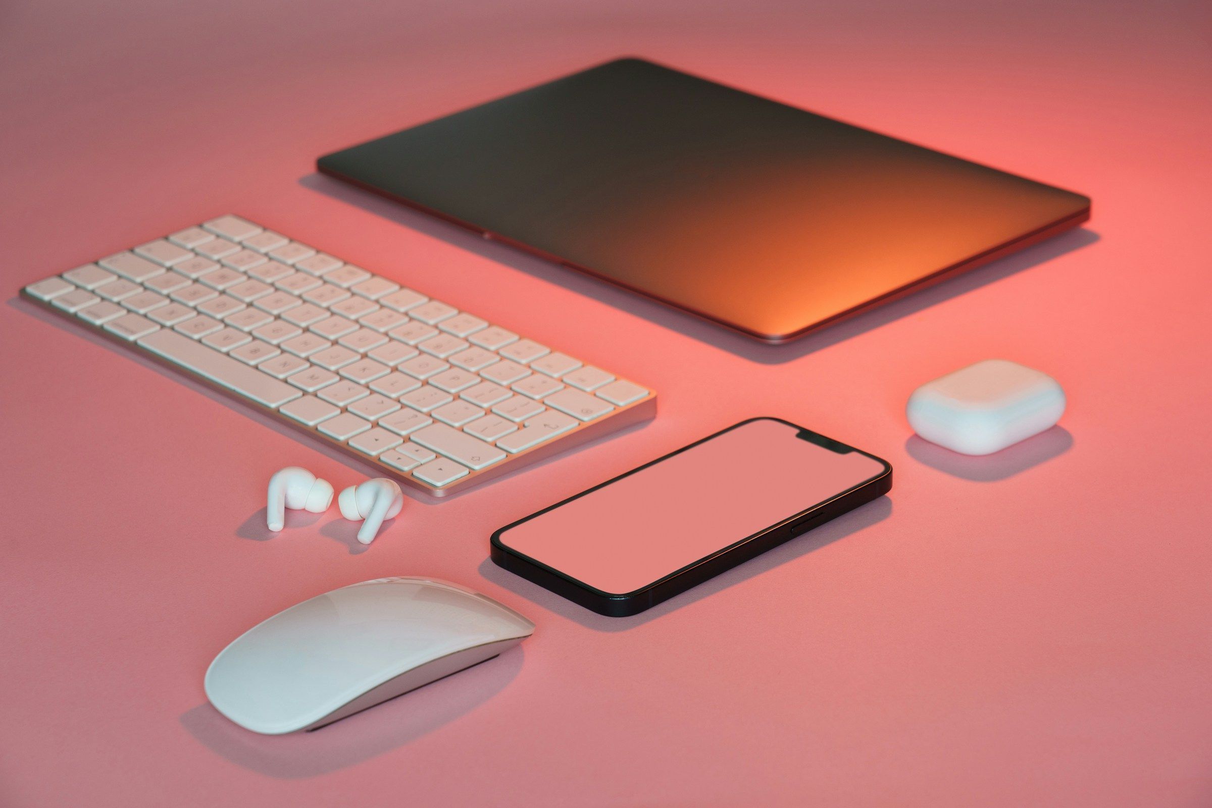 95% dos analfabetos têm dificuldade para realizar tarefas no celular