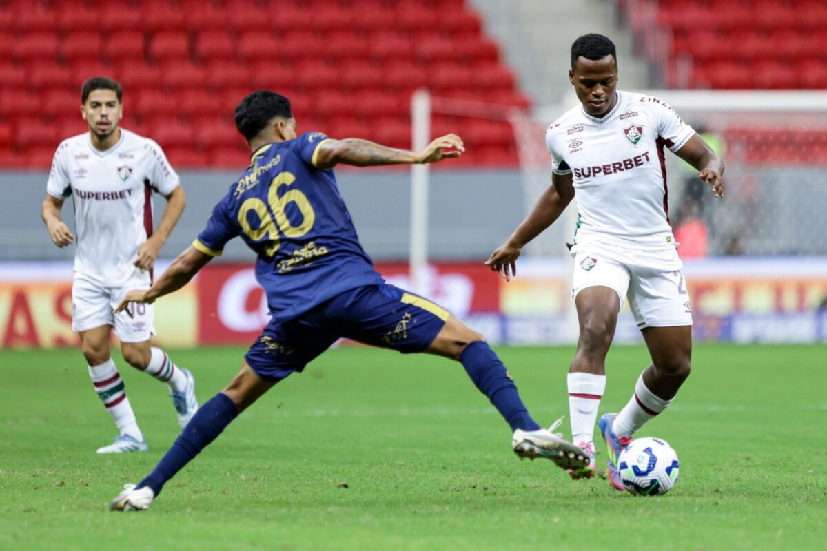 Aparecidense e Fluminense duelam na Arena BRB; acompanhe ao vivo