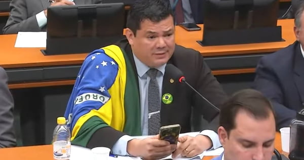 A estratégia de Gilvan da Federal contra a suspensão de seu mandato