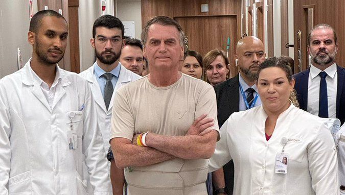 Bolsonaro segue estável e deve ter alta nos próximos dias, diz boletim
