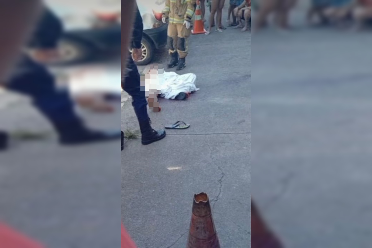 Homem mata rival a facadas e é espancado em frente a comércio
