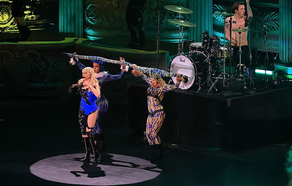 Lady Gaga publica carta ao fãs brasileiros após show no Rio: leia
