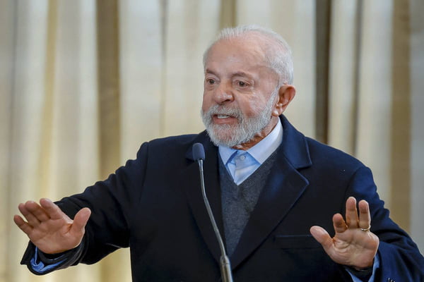 Com crise do INSS, Lula vai lançar plano para idosos e mulheres