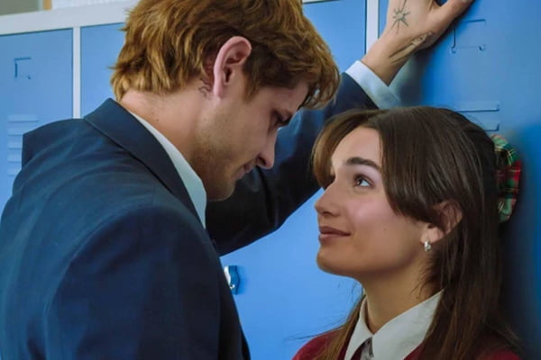 Filme inspirado em webnovela bomba na Netflix com final inesperado