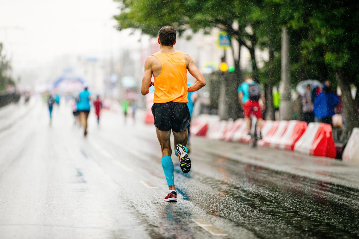Corrida de rua: veja cuidados para prevenir lesões no joelho