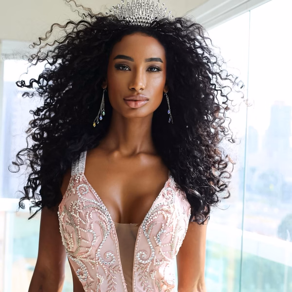 Miss SP pede R$ 50 mil para Meta por manter ataques racistas em post