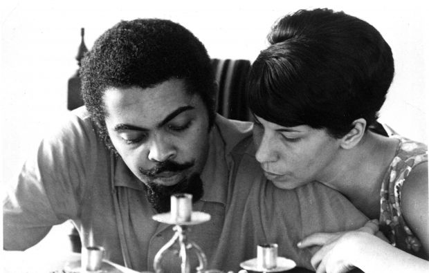 Breve e marcante: relembre o casamento de Nana Caymmi com Gilberto Gil
