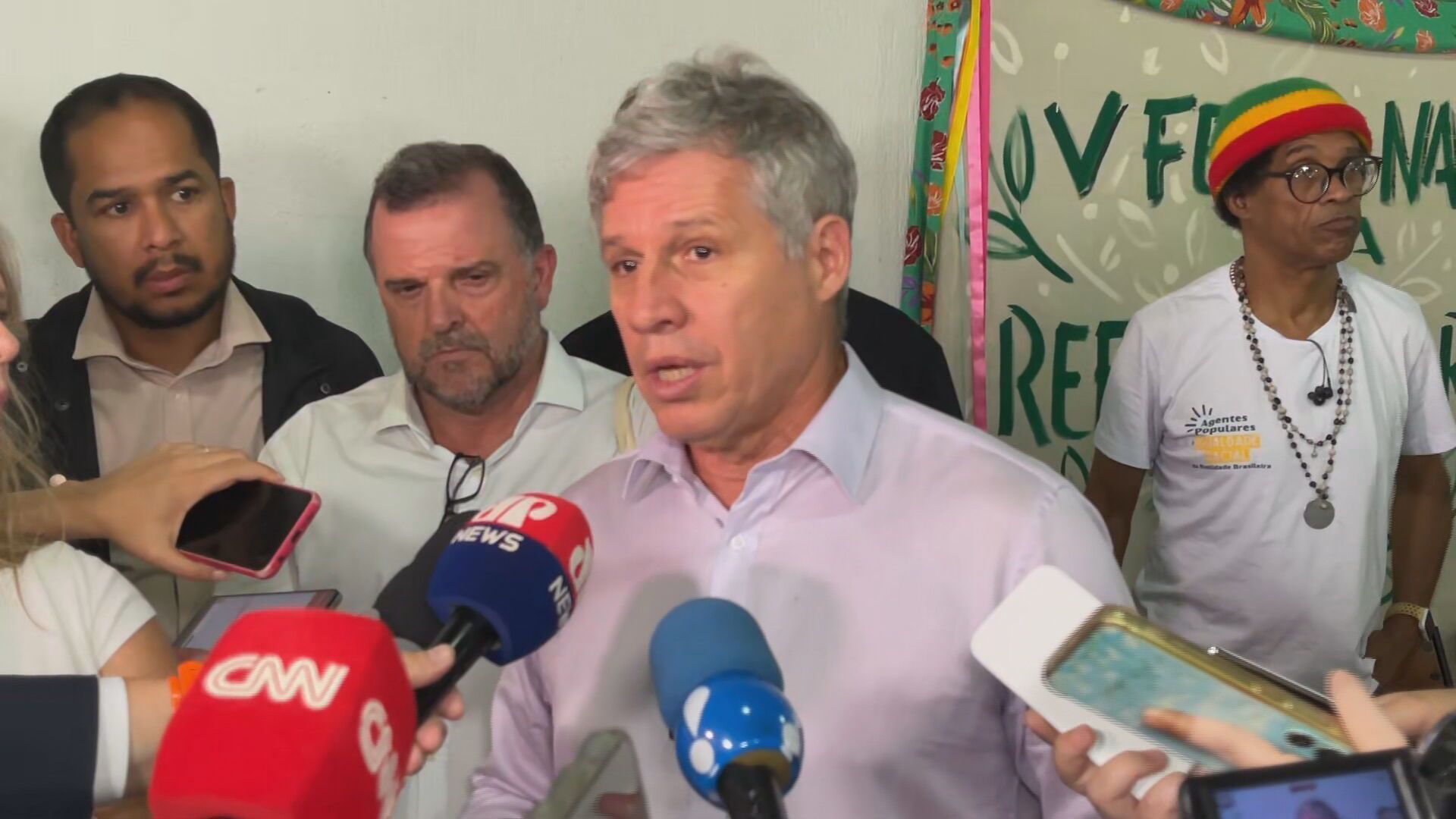 Governo Lula está com “pé no acelerador“ para reforma agrária, diz ministro