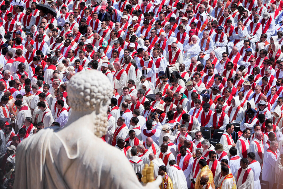 Habemus papam: conheça o cardeal que fará o anúncio do novo papa