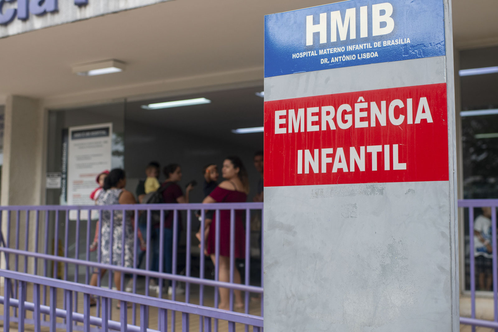 Vídeo: pacientes se revoltam com falta de atendimento no Hmib