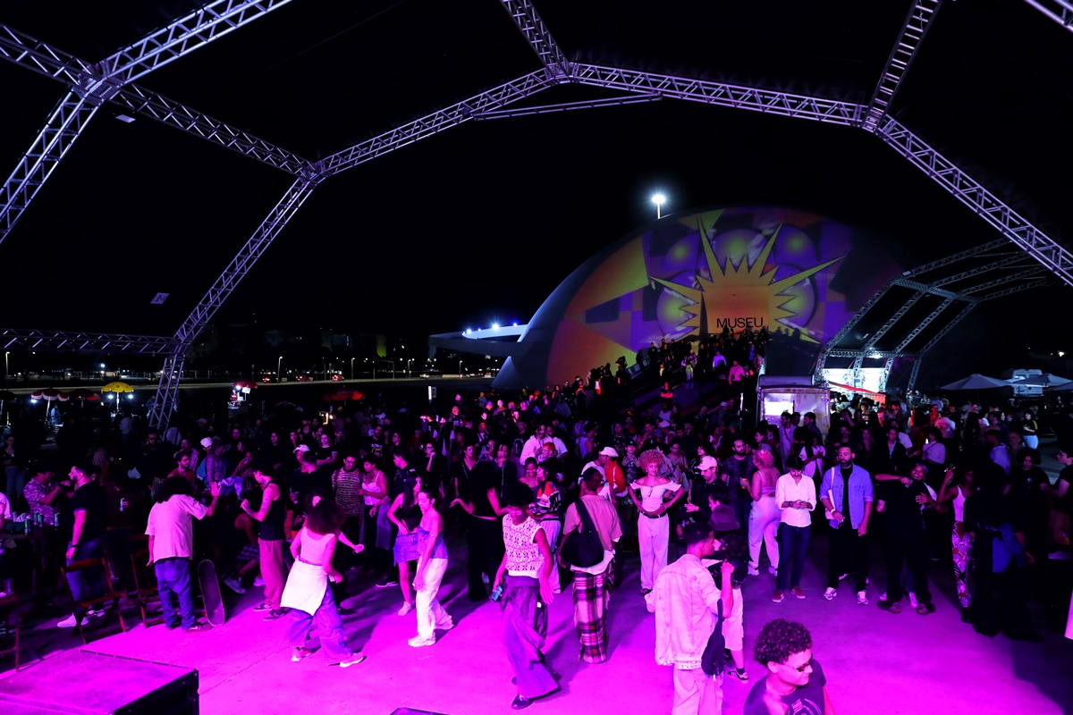 Última noite do Metrópoles Fashion & Design celebra música brasiliense