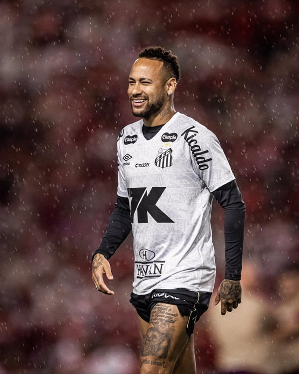 Após eliminação do Santos, Neymar fala sobre renovação. Confira
