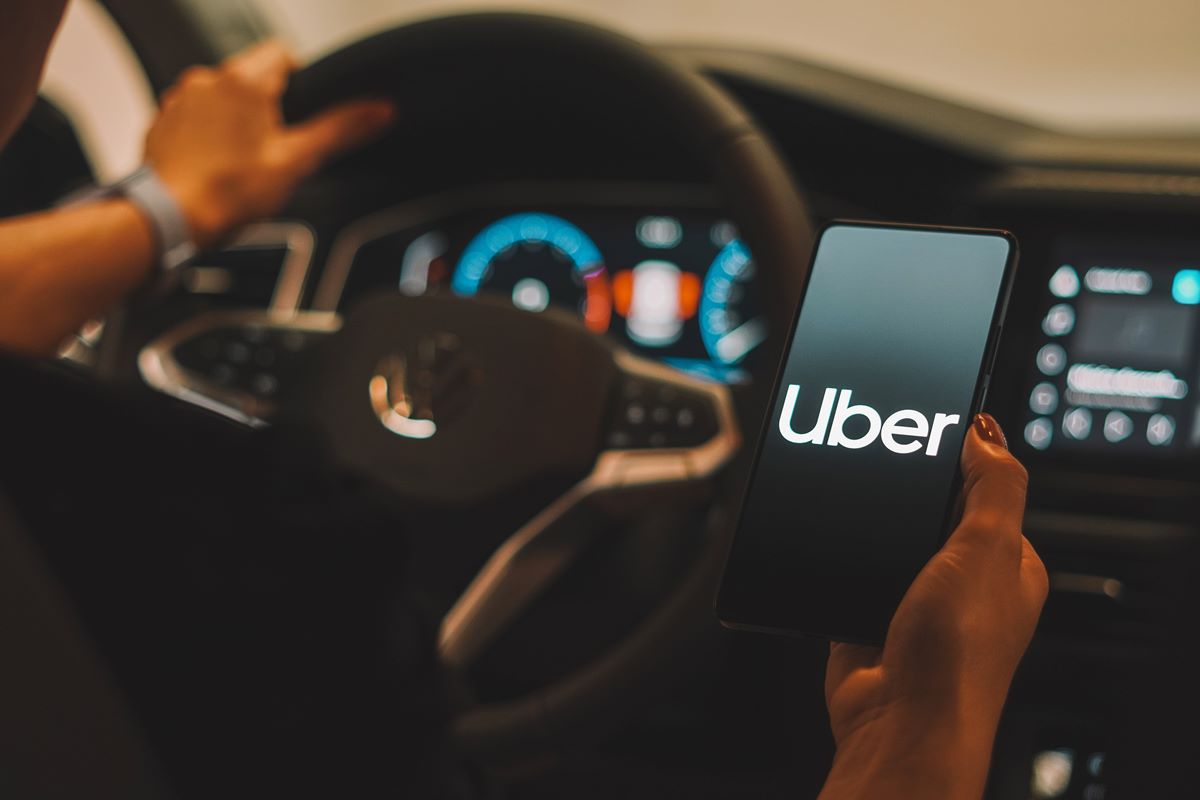 Uber tem lucro de US$ 1,78 bilhão em 2025 e reverte prejuízo de 2024