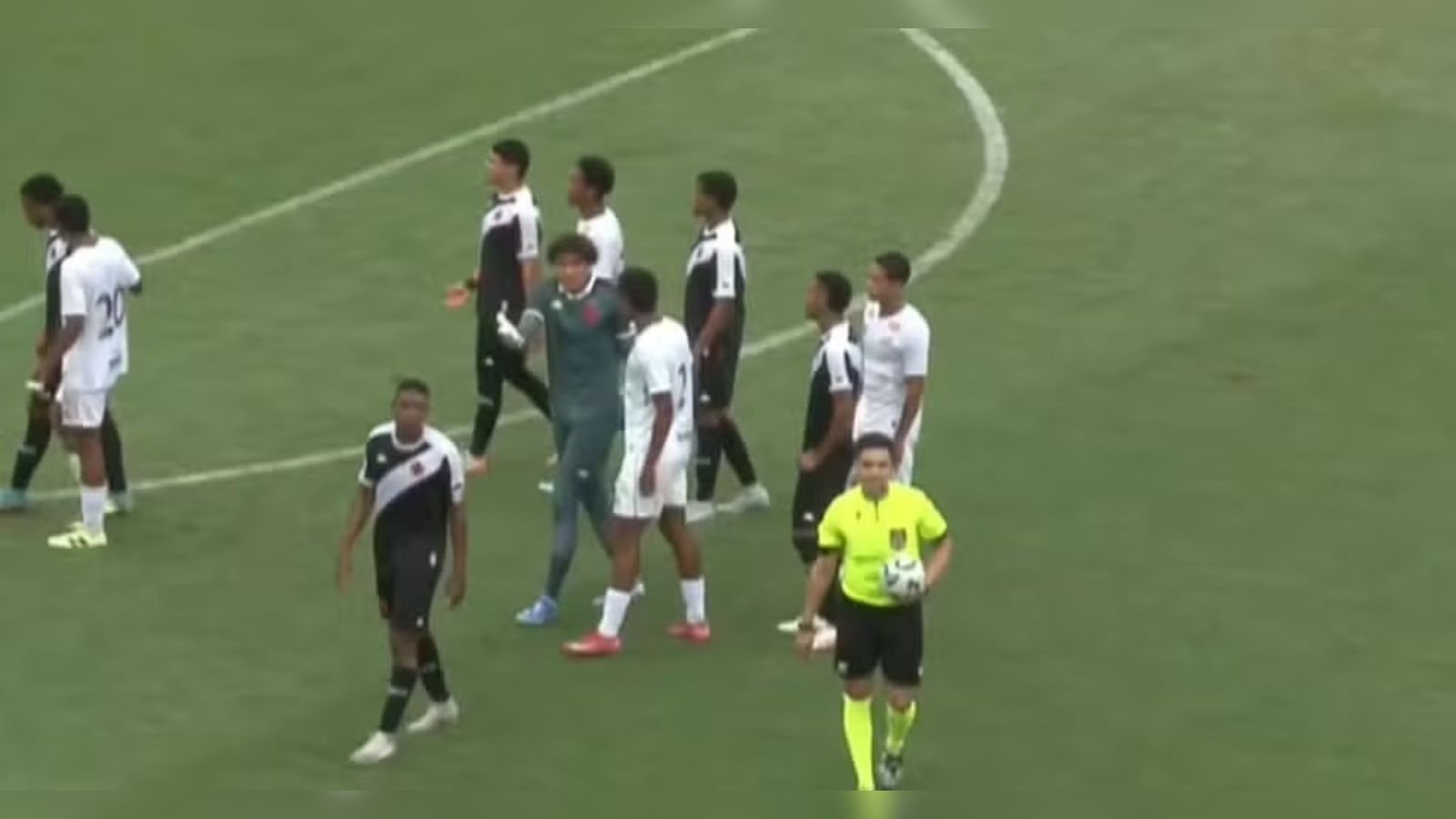 Goleiro do Vasco acusa caso de injúria racial contra Santos no sub-20